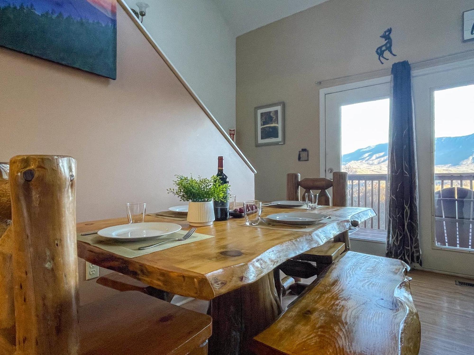 Heavenly View - Bear Themed Cabin, Hottub, Dog-Friendly, Near Gatlinburg Exteriör bild