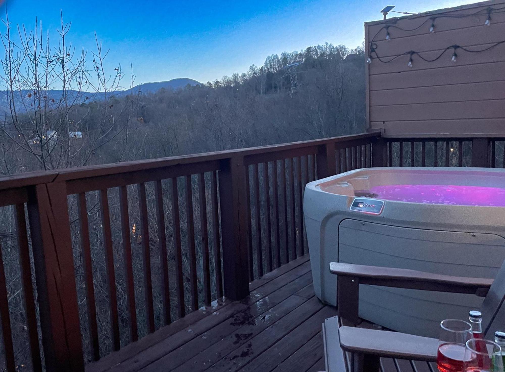 Heavenly View - Bear Themed Cabin, Hottub, Dog-Friendly, Near Gatlinburg Exteriör bild