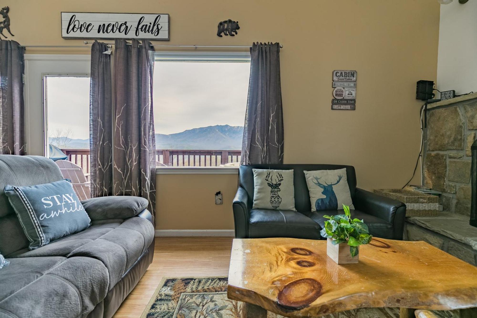 Heavenly View - Bear Themed Cabin, Hottub, Dog-Friendly, Near Gatlinburg Exteriör bild